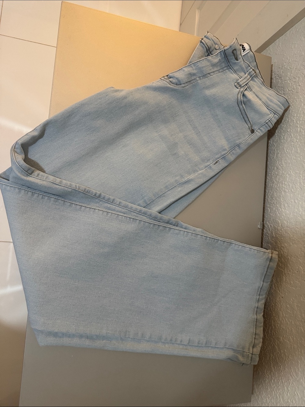 Fashion Nova Light Wash Straight Leg Women's Jeans